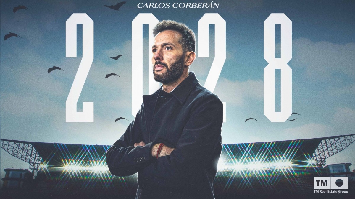 Carlos Corberán renueva con el Valencia CF hasta 2028