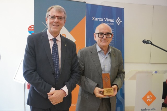 La UJI gana dos premios Joan Lluís Vives a la edición universitaria por la publicación de obras propias
