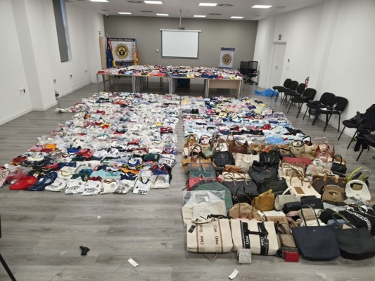 La Policía Local de Orihuela interviene más de 2.000 artículos presuntamente falsificados valorados en 53.000 euros