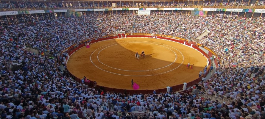 Morante e Israel Guirao, triunfadores de la Feria Taurina de Fogueres