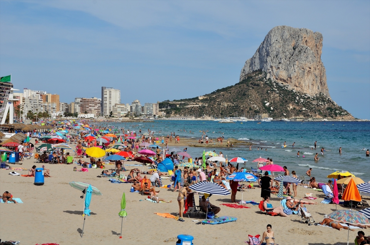 El precio de la vivienda en venta en Calp se dispara hasta casi 4.900 euros en cinco años