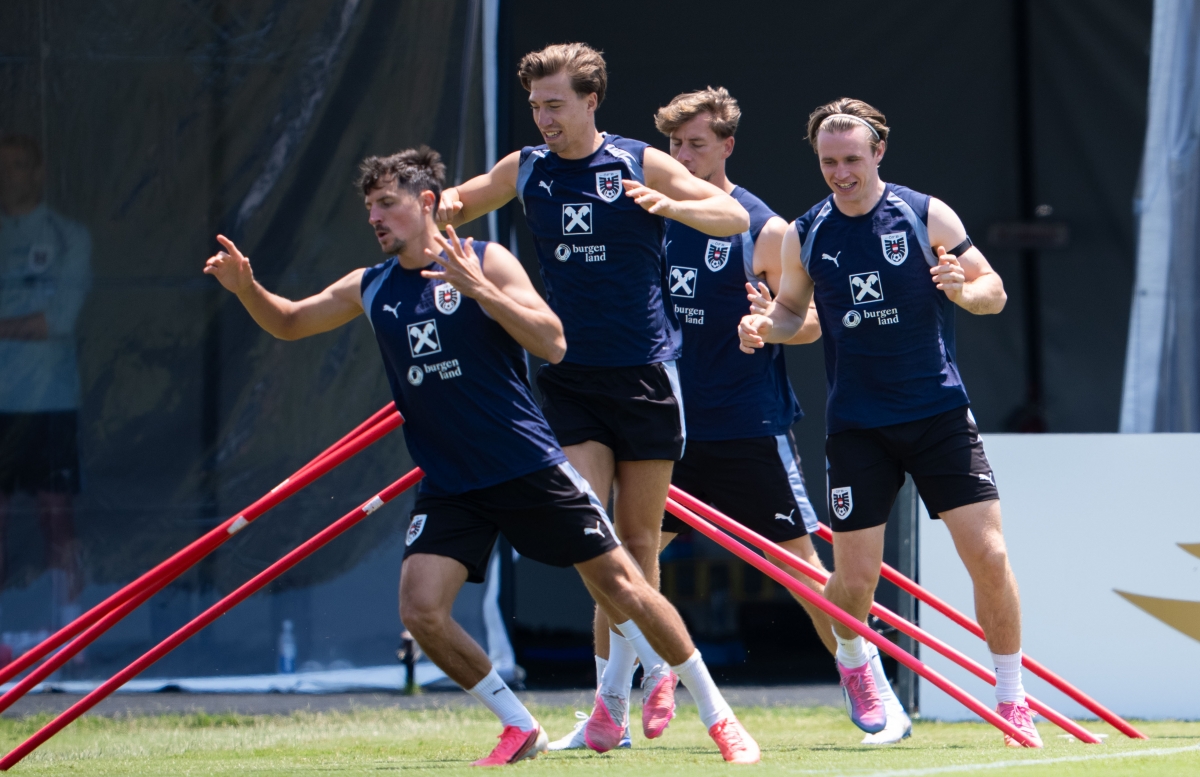 El central del Elche CF durante su concentración con Austria