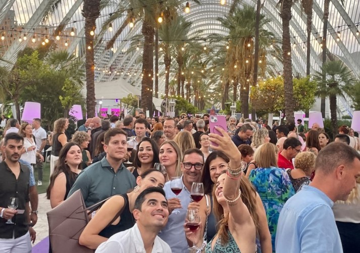 Requena lleva ‘La gran fiesta del verano’ a L'Umbracle el próximo 23 de julio