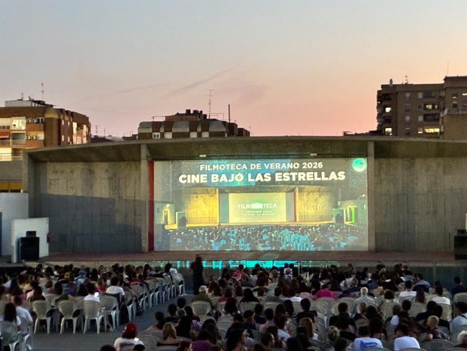 Desde 'La historia interminable' hasta los clásicos de Woody Allen: las películas que proyecta esta semana el cine de verano del Parque Fofó