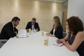 Vox presenta ante los empresarios murcianos su plan para eliminar cargas burocráticas en las empresas