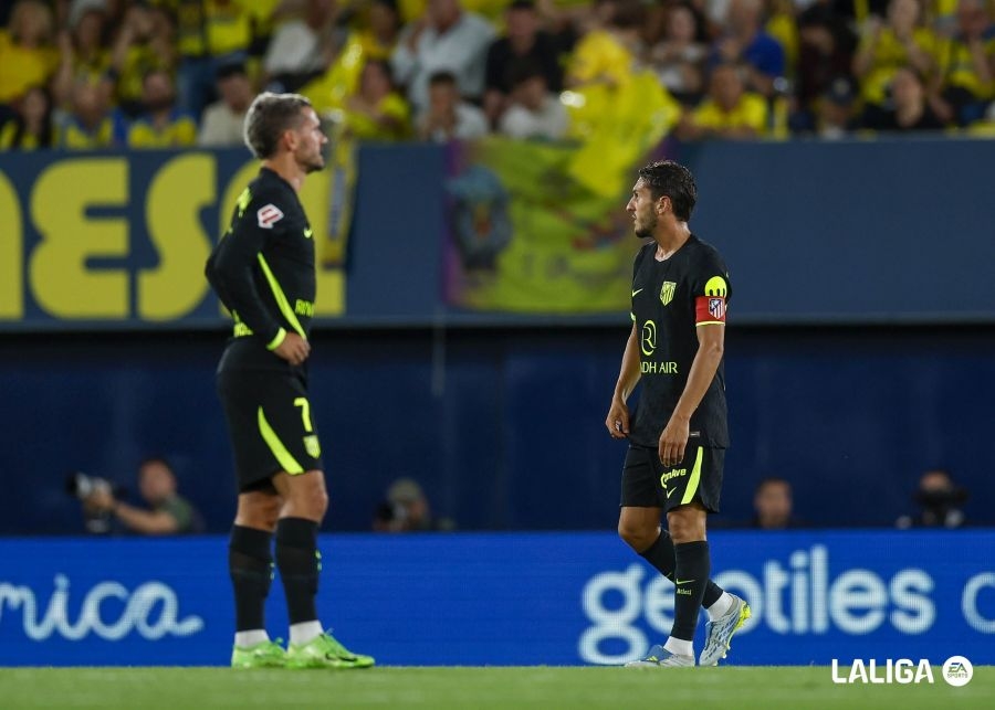 Griezmann y Koke durante el Villareal-Atleti de la 25/26.