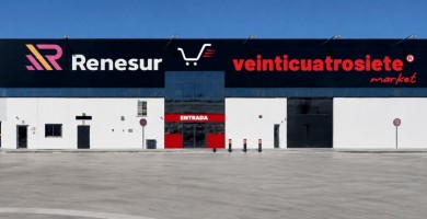 Veinticuatrosiete abre en Fortuna un nuevo formato de tienda en la gasolinera de Renesur