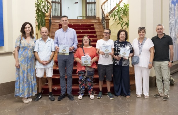 La Diputación celebra 25 años del centro de Síndrome de Down Castellón con la impresión de una publicación