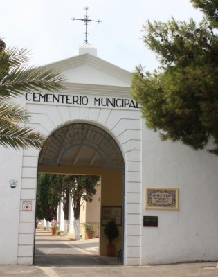 Burjassot digitaliza los libros de registro del cementerio municipal