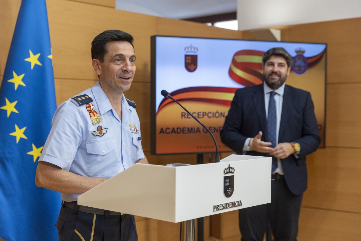 El coronel director de la Academia General del Aire y del Espacio de San Javier (AGA), Luis Felipe González Asenjo. - Foto: EFE / MARCIAL GUILLÉN El coronel director de la Academia General del Aire y del Espacio de San Javier (AGA), Luis Felipe González Asenjo.