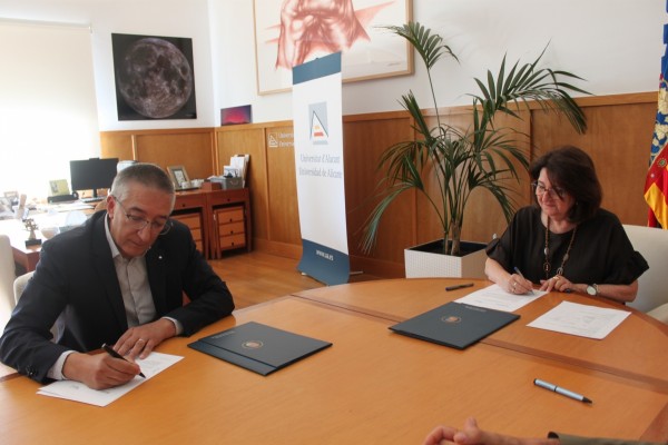 La UA y Secot firman un convenio para asesorar y acompañar en acciones de emprendimiento