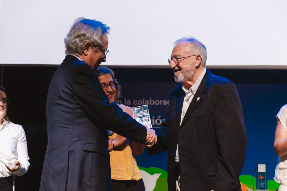 Ganador VII premio a la mejor iniciativa social en el ámbito energético - Ganador VII premio a la mejor iniciativa social en el ámbito energético