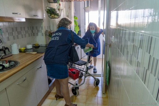 Cartagena licita por 2,8 millones el servicio de ayuda a domicilio para personas mayores y familias vulnerables