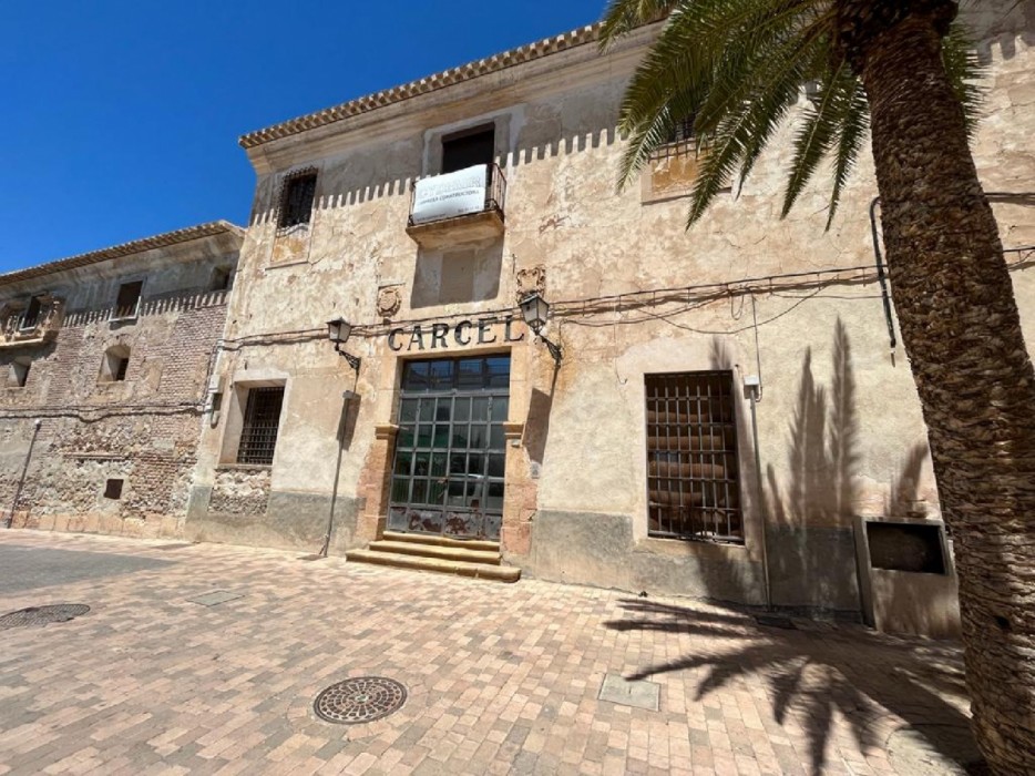 Una nueva vida para la antigua cárcel de Lorca: dos empresas locales la transformarán en sede de cultura, idiomas y aprendizaje