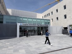 El PSOE denuncia el cierre de 28 camas en el Hospital Vega Baja en verano y exige reforzar la plantilla