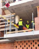 Un trabajador resulta herido tras caer desde un andamio en una obra en El Campello