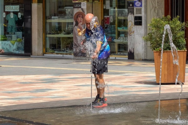 Salud recomienda extremar la protección frente a la radiación solar durante el verano