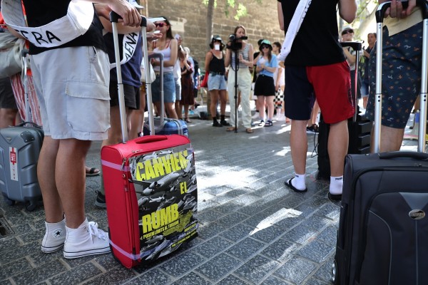 Tasas, cupos y freno a los 'influencers' para tratar de contener el turismo en el mundo