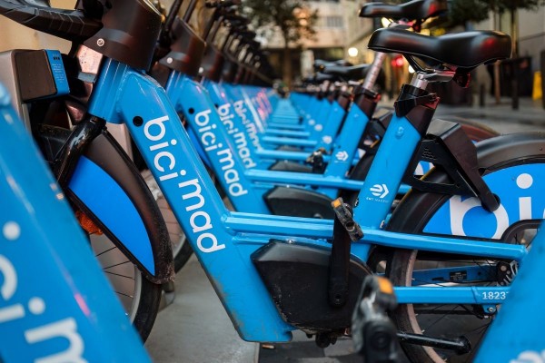 Serveo refuerza su estrategia de especialización con la desinversión de su actividad de ‘bikesharing’