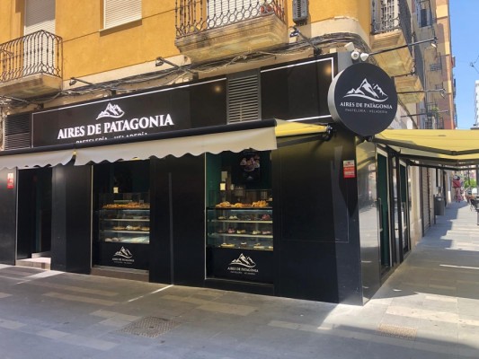 El área de Castaños de Alicante se pone dulce: el ocio se mezcla con pastelerías y heladerías