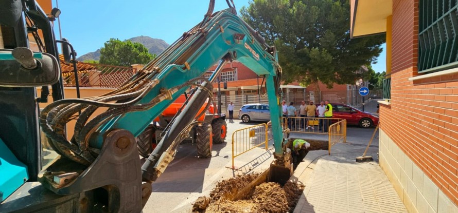 Orihuela inicia las obras de una red de pluviales en la avenida Constitución para reducir las inundaciones