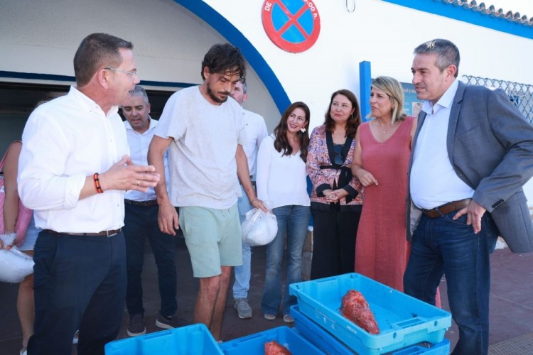 Los pescadores de Cartagena reclaman elevar a 180 los días de pesca: 