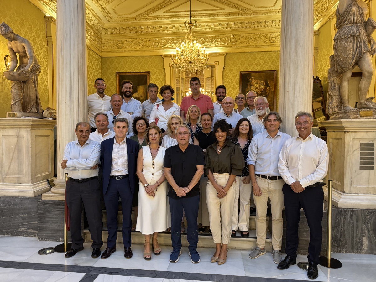Junta Directiva del Círculo de Economía. - Foto: CÍRCULO DE ECONOMÍA Junta Directiva del Círculo de Economía.