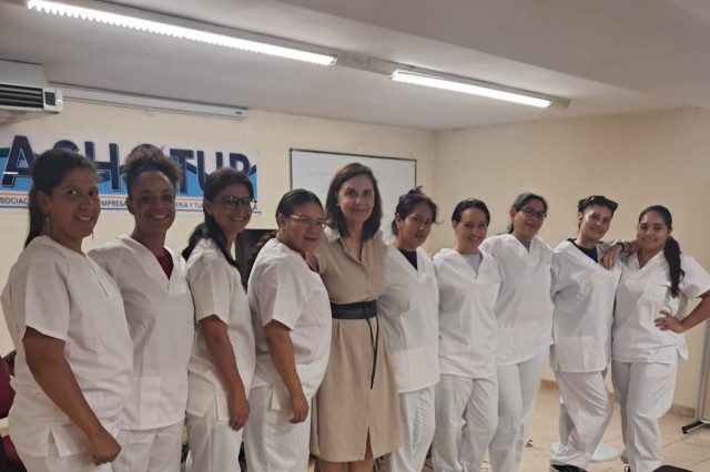 Ashotur finaliza con éxito un curso para camareras de piso que ya incorpora alumnas al mercado laboral