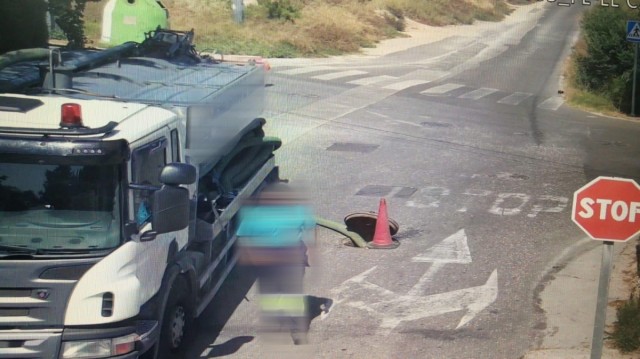 El Campello cambia la dirección de unas cámaras de vigilancia y descubre quién vierte agua sucia al mar