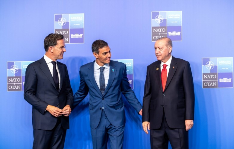 Sánchez anuncia que España se suma a la misión de la OTAN en Finlandia para proteger el Ártico