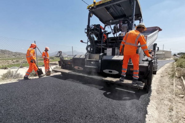 La Diputación concede 272.000 euros a siete municipios de la Vega Baja para asfaltar caminos