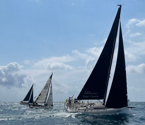 El TabarcaVela arranca con una regata de Valencia a Alicante
