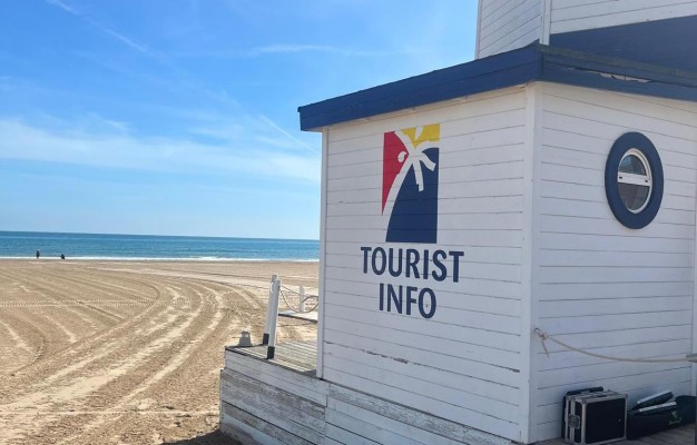 Turisme refuerza el servicio Tourist Info con 36 oficinas y puntos de atención adicionales