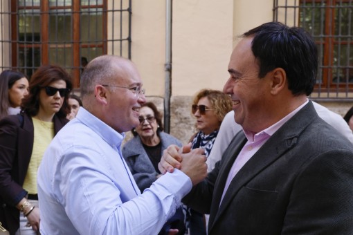 Tellado ensalza el papel de Pérez Llorca al frente de la Generalitat, pero evita ratificarlo como candidato