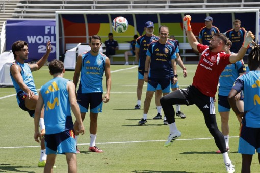 Luis de la Fuente recupera a Laporte y Cubarsí; Nico Williams, preparado