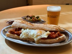 Cabanyalera en bar Cremaet