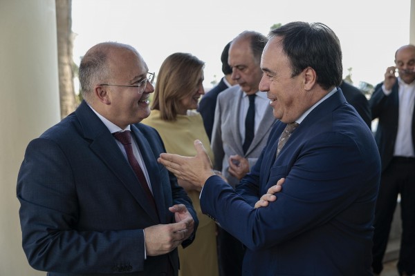 Tellado ensalza el papel de Pérez Llorca al frente de la Generalitat, pero evita ratificarlo como candidato