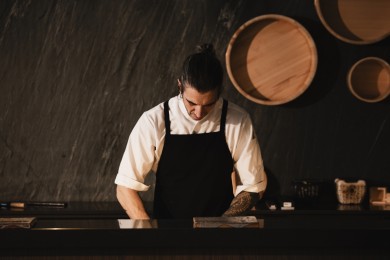 Onami, la barra japonesa para ocho comensales en la que Diego Laso fusiona Japón con el Mediterráneo 