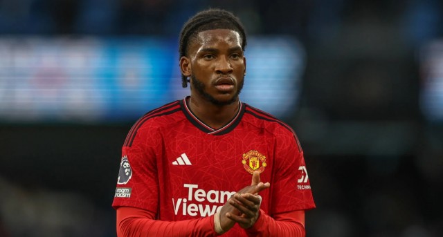 El Villarreal ya tiene sustituto de Mosquera: Willy Kambwala, del Manchester United, cerca de firmar