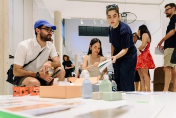 El mejor diseño actual valenciano se reúne en una exposición en Las Naves