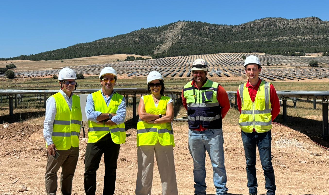 El complejo solar de Jarafuel podrá abastecer 50.000 hogares y evitará 75.000 toneladas de CO2