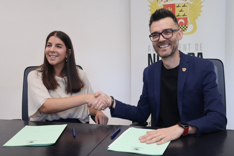 Novelda destina 25.000 euros a la Federación de Comparsas para reforzar las Fiestas de Moros y Cristianos