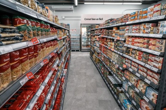La alimentación valenciana se concentra: menos tiendas y más peso de los supermercados