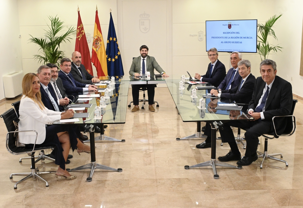Reunión de Grupo Huertas con Fernando López Miras y Luis Alberto Marín. - Foto: GRUPO HUERTAS Reunión de Grupo Huertas con Fernando López Miras y Luis Alberto Marín.
