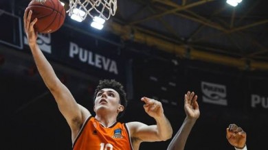 El canterano del Valencia Yuri Carot se va a la NCAA pero el club retiene sus derechos