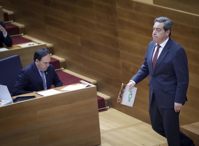 La prioridad fiscal de Vox: menos impuestos a rentas altas y grandes fortunas y otra rebaja del IRPF en 2027