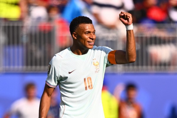 Mbappé y Dembélé ponen a Francia en semifinales