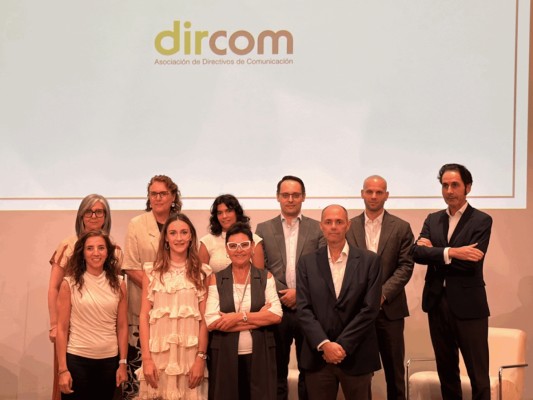 Dircom CVM reúne a directores generales y periodistas especializados para abordar el reto de comunicar los centros de datos