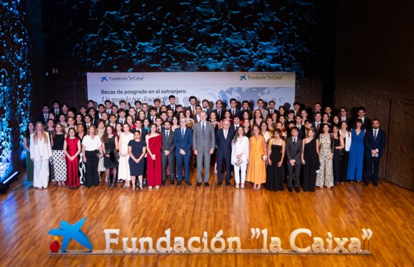Dos alumnos de Castellón reciben una beca de la Fundación 