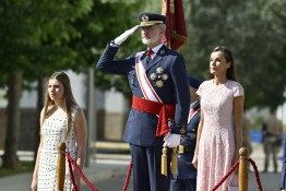 Imágenes de la entrega de los despachos con el rey Felipe VI, la reina Letizia, la princesa Leonor y la infanta Sofía